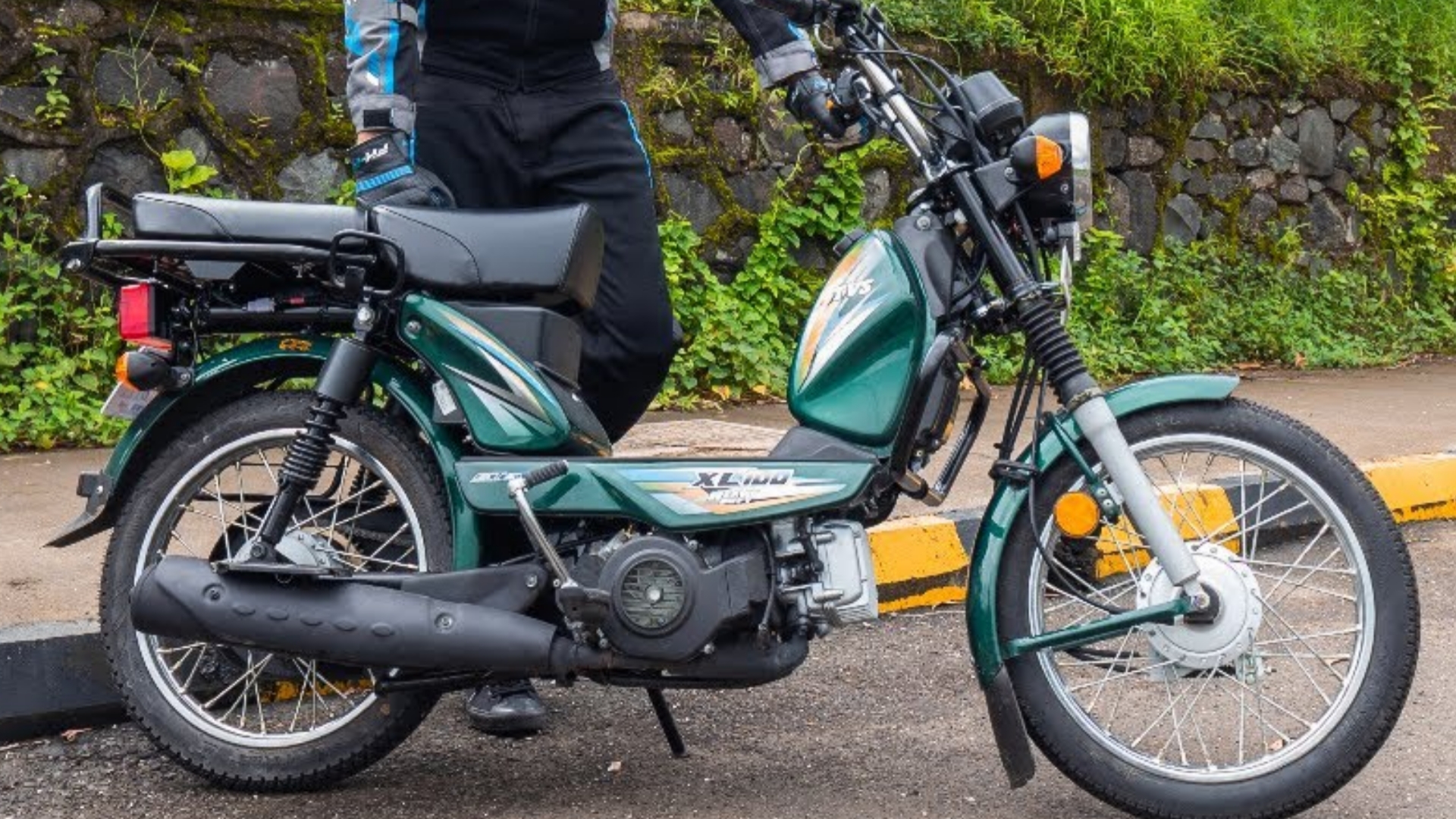 TVS XL100