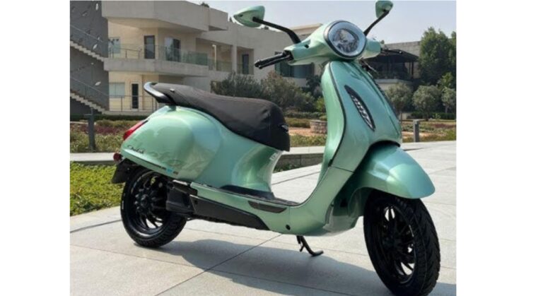 Bajaj Chetak 3501