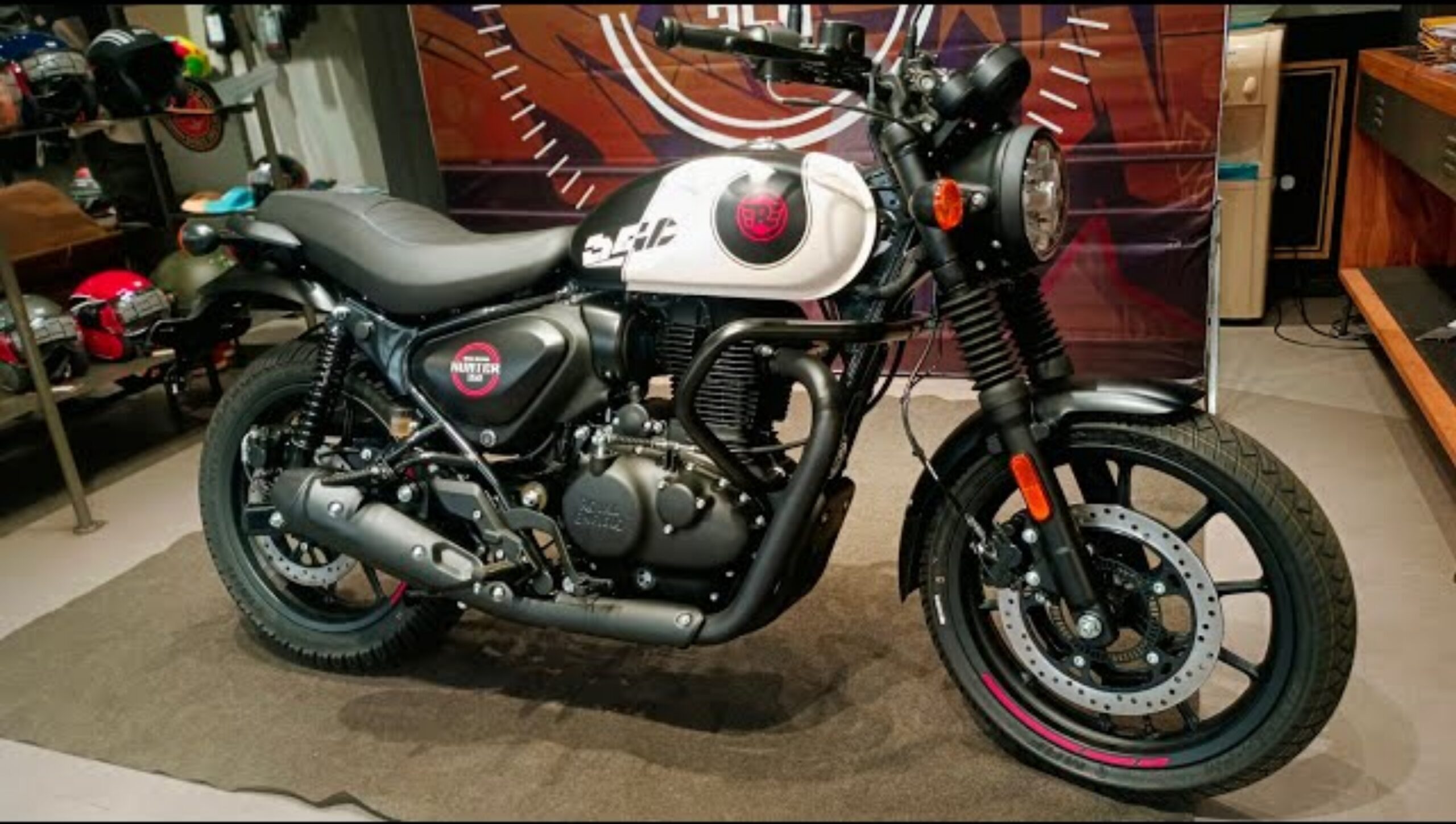 Royal Enfield Hunter 350 सिर्फ 1.49 लाख में, 349cc का शक्तिशाली इंजन और उत्कृष्ट ब्रेकिंग सिस्टम के साथ उपलब्ध